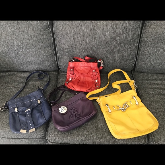 🎉MAJOR BUNDLE - 3 B. Makowsky purses (Navy Blue NOT included) - Picture 8 of 8